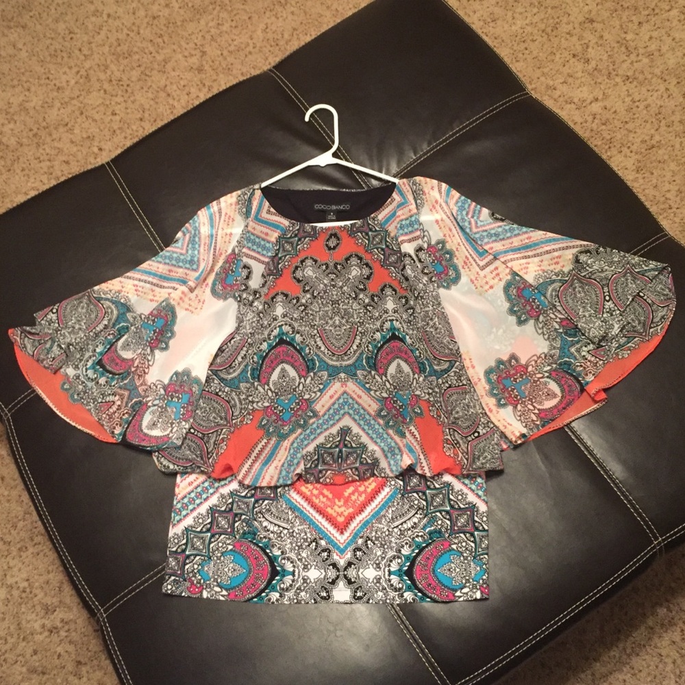 Flowy colorful patterned blouse